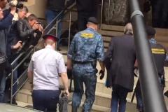 Ефремов приехал в суд на оглашение приговора без вещей