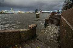 Петербургская дамба закрыта из-за ожидаемого подъема уровня воды в Финском залив