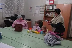 ГИБДД оказали помощь семье глухонемых, у которых на трассе сломался автомобиль