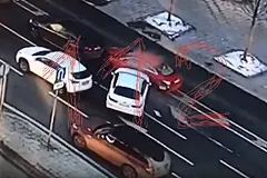 Жена российского актёра попала в ДТП в центре Москвы — видео