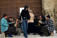 Эксперты: Россияне снова привыкают к ущербности