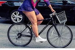 Женщины выставили в Instagram снимки своего целлюлита