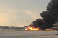 В СК опубликовали видео крушения горящего SSJ-100 в Шереметьево
