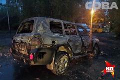 Ночью в Екатеринбурге сгорели «Лэнд Крузер», «Пежо» и трамвай