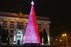 В Кемерове установили елку за 18 млн рублей