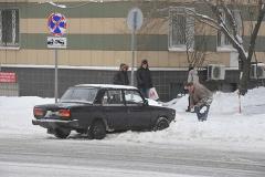 В начале следующего года на части улиц Екатеринбурга запретят остановку для машин