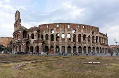 Две американки предстанут перед судом за вандализм в Колизее