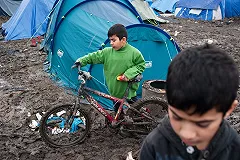 После прибытия в Европу исчезли 10 тысяч детей-беженцев