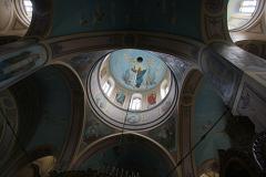 На Введенский храм Ново-Тихвинского монастыря при помощи кранов установили крест