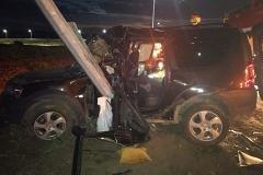 Злостный нарушитель: под Екатеринбургом водитель врезался в столб и погиб