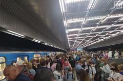 В Екатеринбурге эвакуировали сразу несколько станций метро