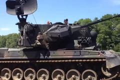 Шольц залез на ЗСУ Gepard во время встречи с украинскими военными
