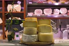 Valio планирует начать производство твердых сыров в России