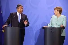 Киев возмутило предложение Берлина отменить санкции против России