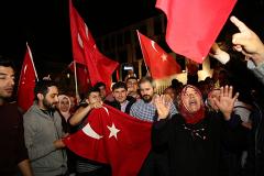 После попытки госпереворота в Турции задержали более 1500 человек