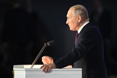 Политологи объяснили месседж Путина Западу о выходе из ДСНВ