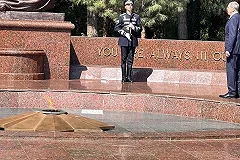 Лавров в Самарканде «щелкнул по носу» узбекскую сторону за англоязычную надпись на памятнике