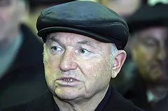 Юрий Лужков решил стать поставщиком для фастфуда Михалкова