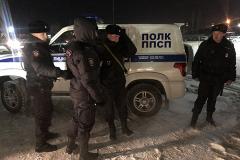 Полицейские Екатеринбурга устроили облаву на мигрантов в районе Кольцово после массовой драки