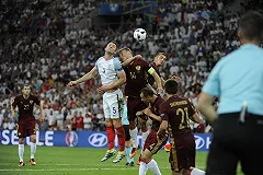 Нападающий сборной Англии сравнил гол Березуцкого с ударом в челюсть