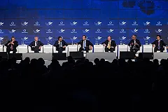 Синее небо, отель за 50 тысяч и «очень трудно кушать»