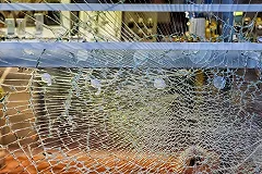 Неизвестные вломились ночью в салон «Евросети» на Сиреневом бульваре