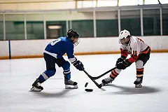 Перекупщики скупили билеты на матч 1/2 плей-офф КХЛ в Челябинске