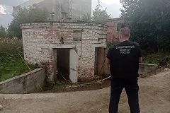 Двое погибли, одна женщина в коме: в свердловском городе рабочие отравились газом в канализации