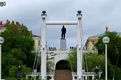 Беспилотник ВСУ влетел в многоэтажку в Оренбурге