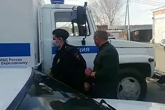 В Берёзовском гендиректор автопредприятия избил пассажира за мятую купюру