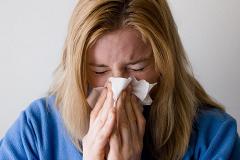 В депздраве перечислили отличия COVID-19 от гриппа
