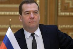 Медведев предрек конец запрета на ввоз зарубежных продуктов