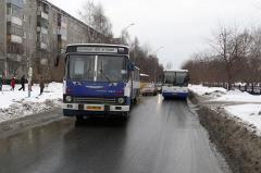 Пенсионерка выпала из рейсового «Икаруса» в Екатеринбурге