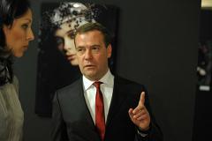 Дмитрий Медведев негативно оценил умственные способности главы СБУ
