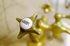 Энергетики пообещали не оставлять жителей Елизавета без горячей воды на всё лето