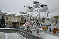 Родители пожаловались на аттракционы в ледовом городке на площади 1905 года