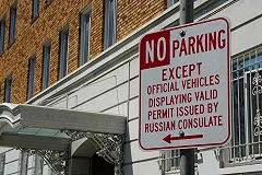 «Коммерсантъ» узнал о предложении Москве продать дипсобственность в США