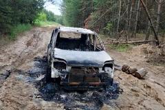 В свердловском лесу нашли сгоревшей автомобиль с трупом мужчины