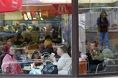 Пушков предложил «Макдоналдсу» и Coca-Cola покинуть Россию из-за санкций