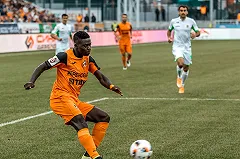 Нападающий «Урала» Чисамба Лунгу продлил контракт с клубом