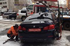 В Екатеринбурге приставы изъяли дипломатическое авто за неуплату алиментов