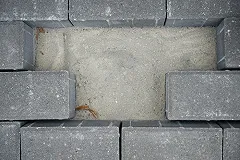 «Может, потом снова замостим». В мэрии объяснили, зачем закатали в асфальт брусчатку на Ленина