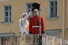 Замена охранника манекеном на мосту через Кольский залив стала уголовным делом