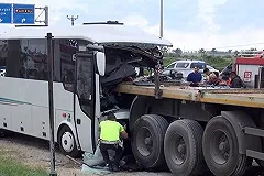 «Его разрезало грузовиком». В попавшем в ДТП в Анталье автобусе были туристы из Екатеринбурга
