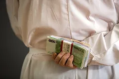 На Урале врача будут судить за взятку, которую он получил от призывника