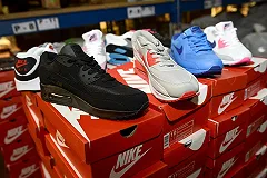 В Березовском сожгли партию кроссовок Adidas