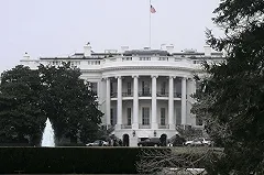 New York Times: во время протестов у Белого дома Трамп прятался в бункере