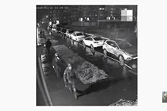 Опубликовано видео ночной спецоперации по штурму квартиры на ЖБИ