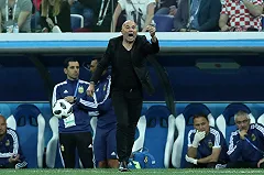 Футболисты Аргентины взбунтовались и требуют сменить тренера