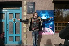 Антон Симаков погадает за рубль на картах Таро всем желающим